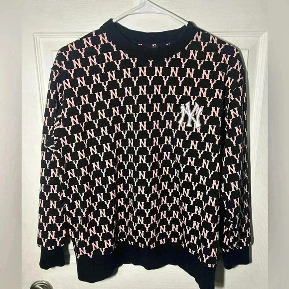 MLB Tops - MLB New York YANKEES Monogram Embossed Sweatshirt Small Black & Pink Baseball